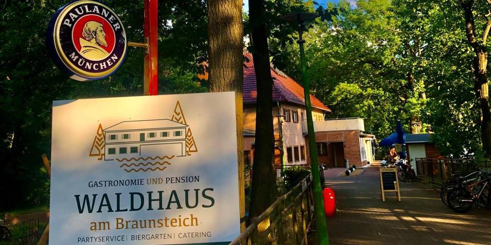 Gîte pour 8 personnes, avec vue et terrasse ainsi que jardin et vue sur le lac, animaux acceptés à Weißwasser (Oberlausitz)