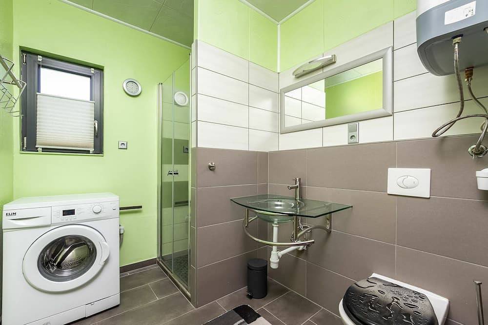 Atemberaubendes alleinstehendes Ferienhaus mit privatem Pool, Terrasse und Haustiere erlaubt in Abrahamhegy, Balaton Region