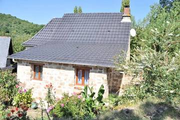 Cottage pour 4 personnes, avec terrasse à Cublac