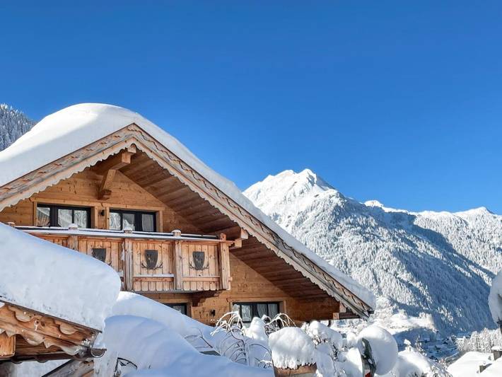 Appart’hôtel pour 2 personnes, avec jardin et jacuzzi ainsi que piscine et sauna