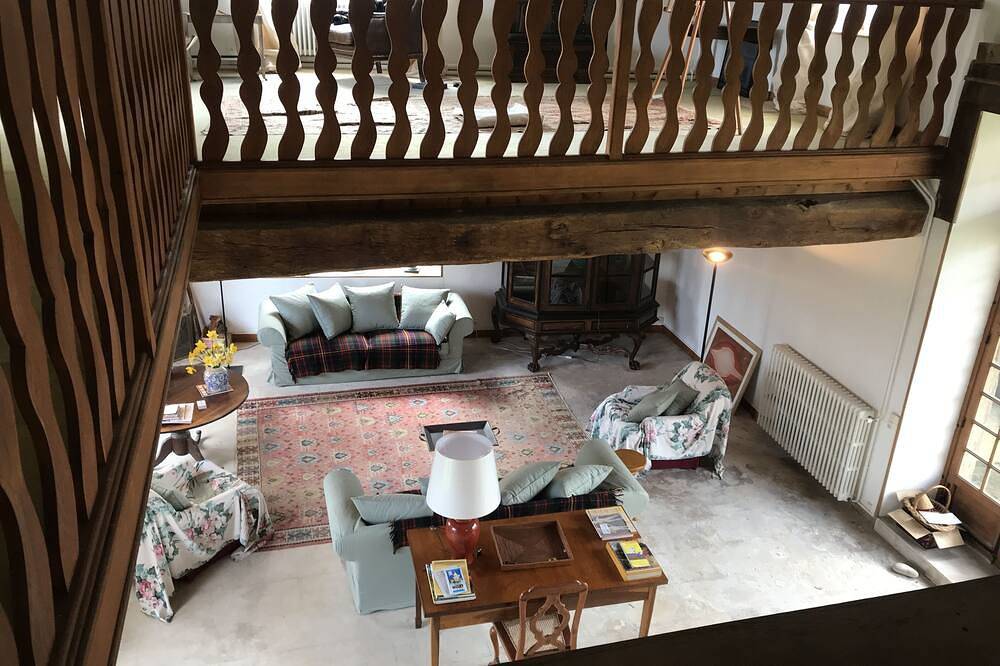 Charmingly renovated barn in a winegrowers' village in Trigny, Marne