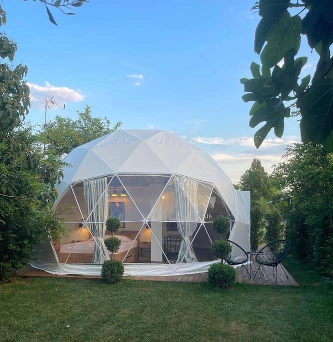 Camping für 5 Personen, mit Whirlpool und Terrasse sowie Garten und Ausblick in Chalkidiki