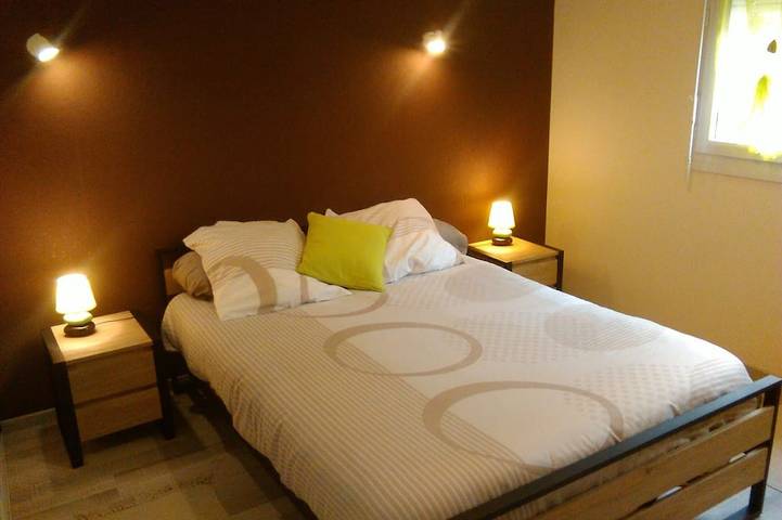 Location de vacances pour 6 personnes, avec sauna et terrasse ainsi que jardin et jacuzzi à Plogonnec - 3