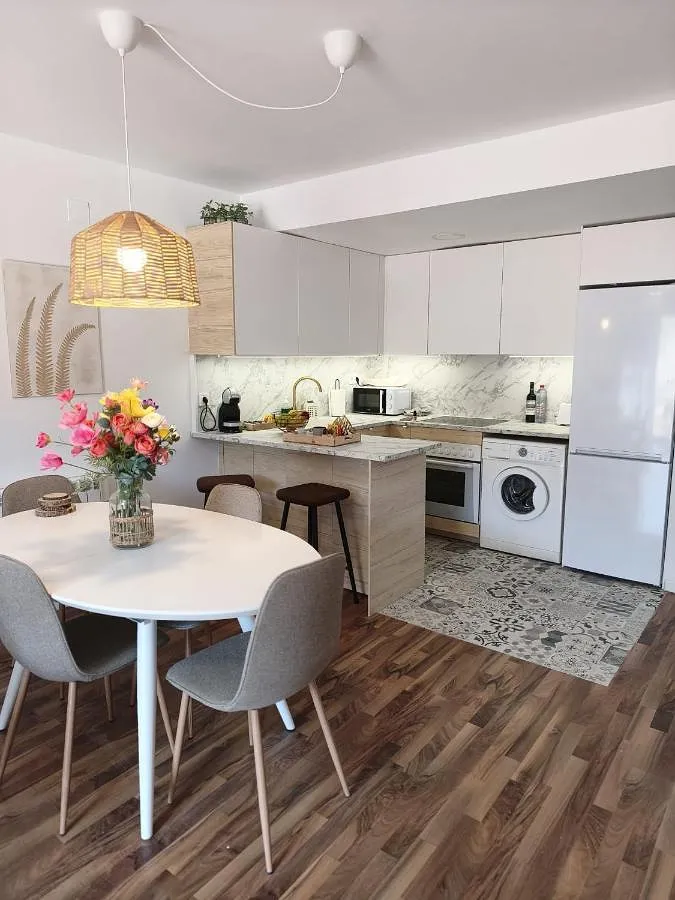 Apartamento de vacaciones para 6 personas, con balcón y vistas - 1