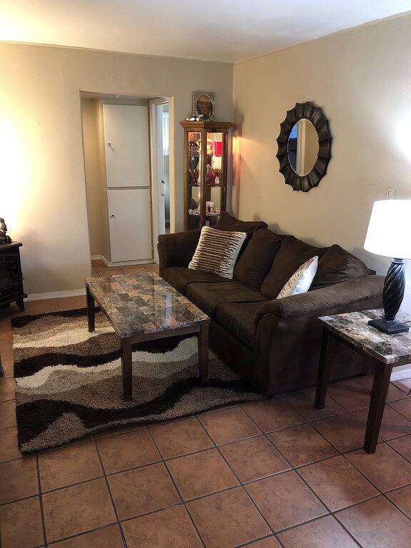 Ganze Wohnung, Malerische und charmante komplett renovierte Innenhofwohnung !! in Downtown Las Vegas, Las Vegas