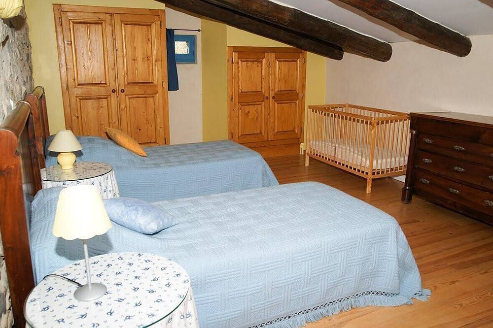 Gîte de charme au cœur des vignes – Piscine, Jacuzzi & Climatisation in Fressac, Parc national des Cévennes