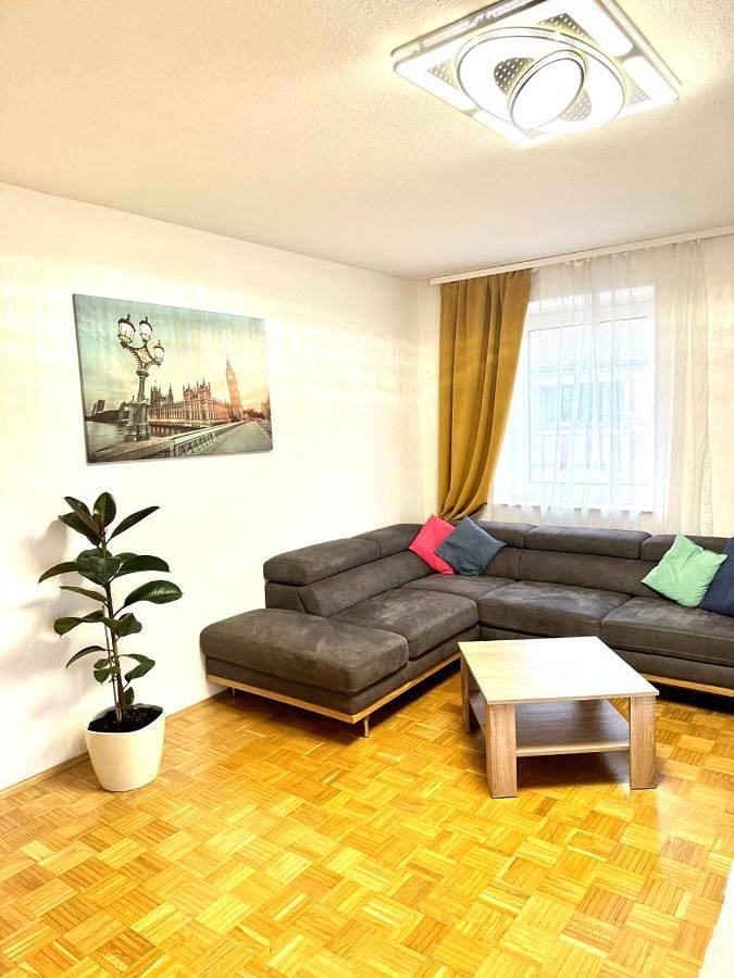 Ferienwohnung für 4 Personen, mit Balkon und Garten sowie Ausblick in Laatzen
