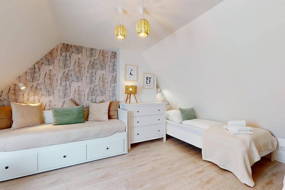 Ganze Wohnung, Neu sanierte Ferienwohnung für 4 Personen im Grünen Tal mit Schwimmbad und Sauna in Hörnum, Sylt
