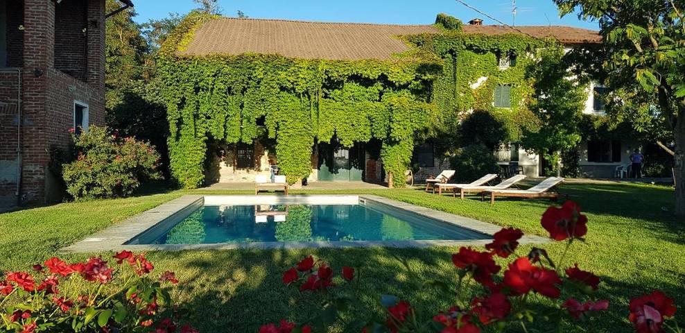 Villa per 20 persone, con Terrazza e Giardino nonché Piscina e Panorama a Ovada