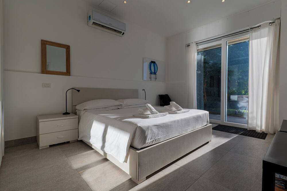 Villa Volpe Designcube in Lake Orta Waterfront in Orta San Giulio, Ortasee