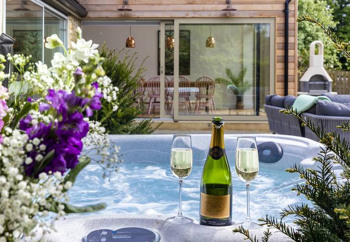 Log cabin for 10 people, with garden in Skipton