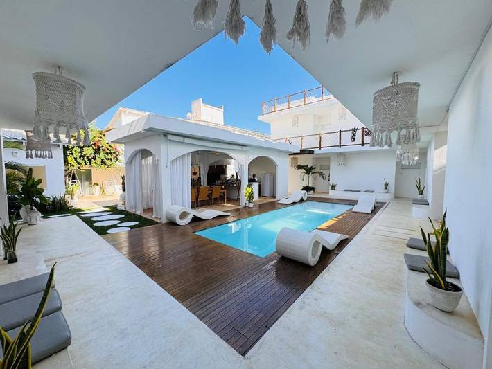 Casas e apartamentos de temporada para 3 pessoas, com jardim e terraço e ainda piscina em Touros