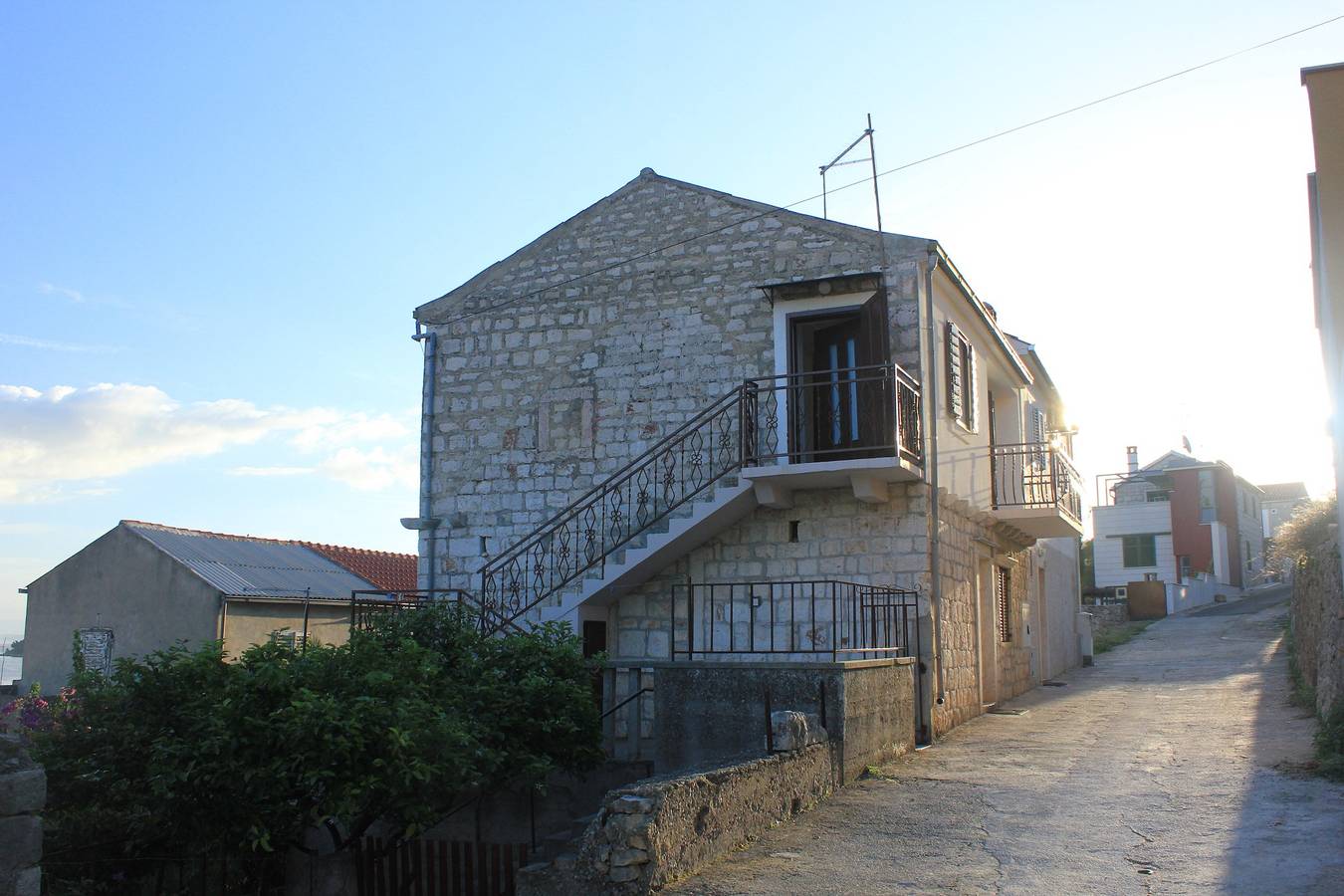 Hel lägenhet, Ettrumslägenhet s balkong Vis A-8435-a in Vis Town, Vis