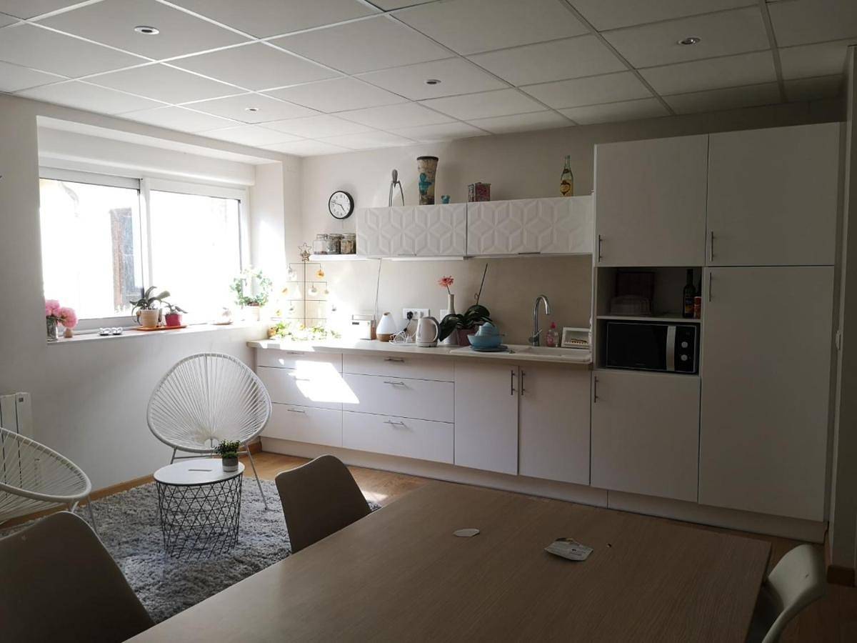 Appartement entier, One-Bedroom Apartment in Charmes-sur-Rhône, Privas (arrondissement)