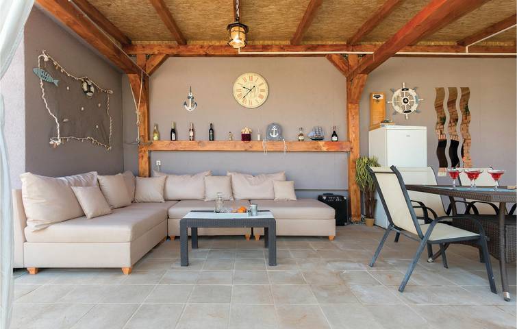 Charmante 2-Zimmer-Wohnung mit Pool und Terrasse, in Küstennähe und nahe dem Flughafen Pula in Valtura, Südküste Istrien