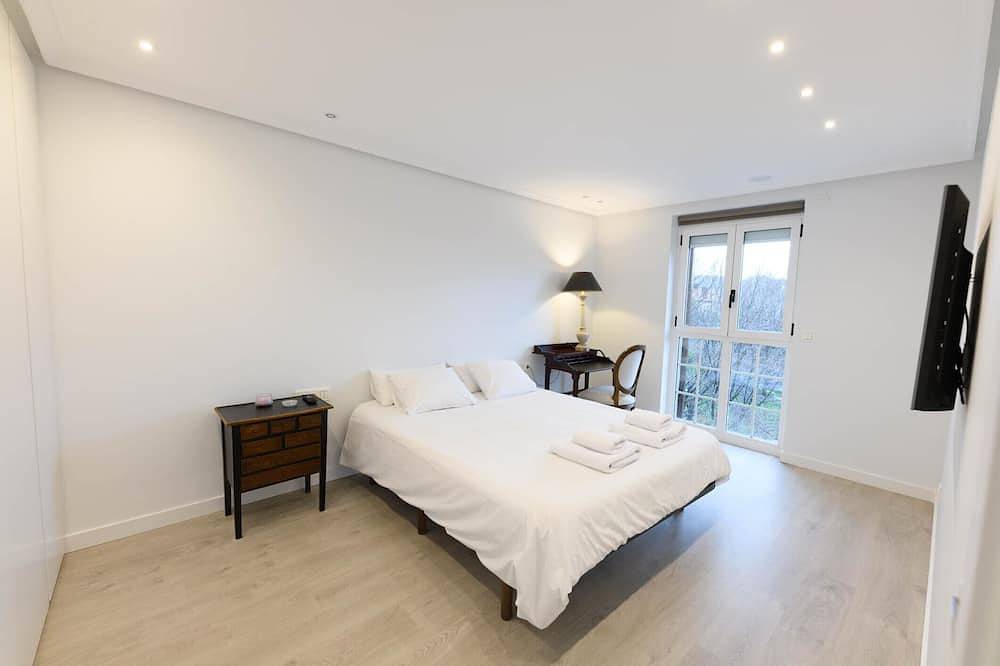 Ecological Villa 8 Minutes From San Sebastian in Hernani, Gipuzkoa
