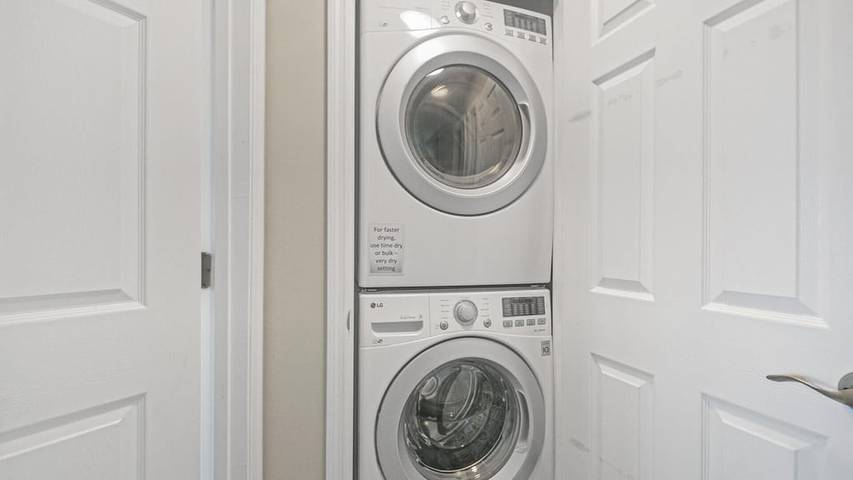 Vacation apartment for 8 people, with balcony and pool the Florida Panhandle