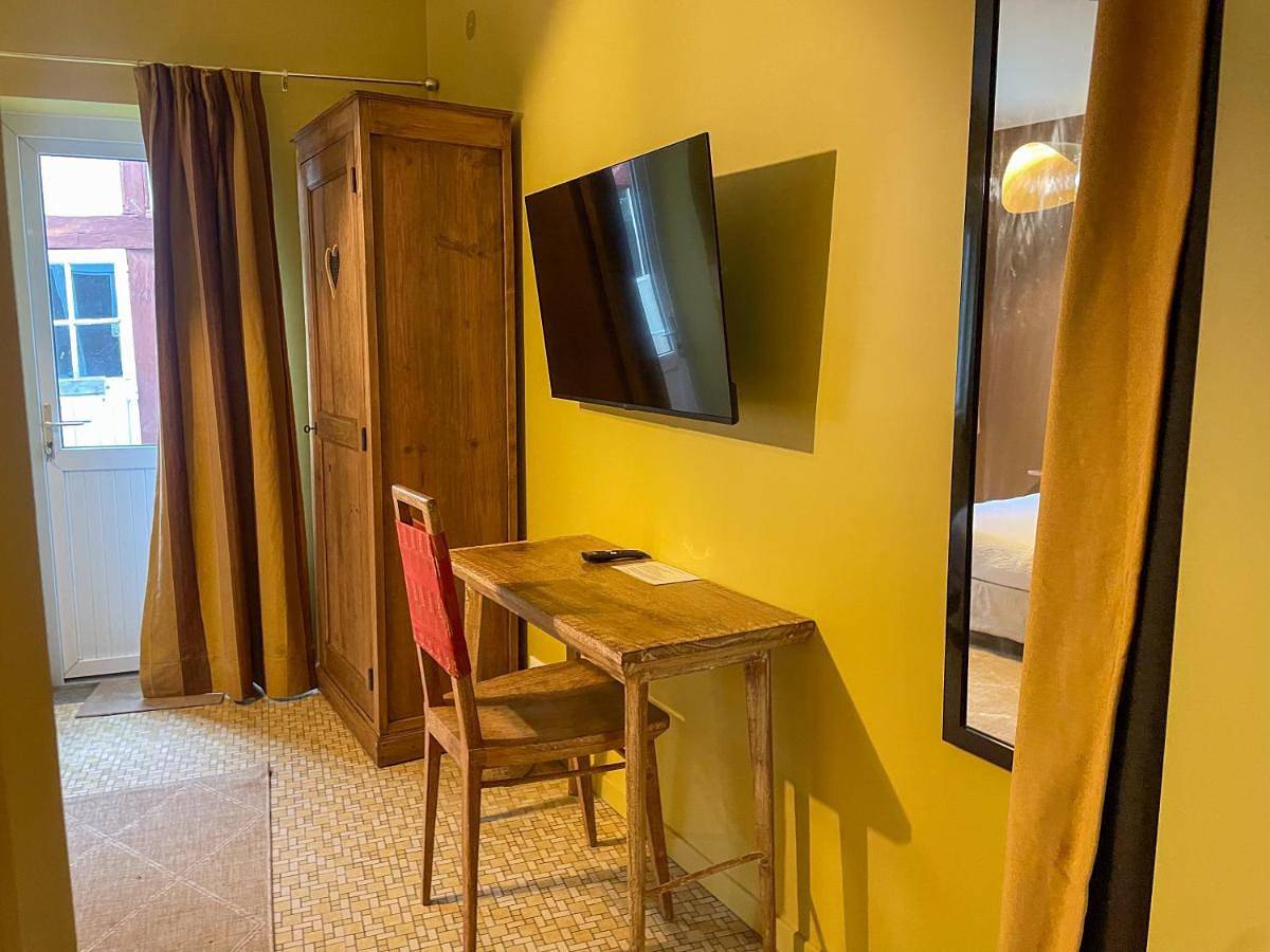 Appartement entier, One-Bedroom Apartment in Yzeures-sur-Creuse, Région de Loches
