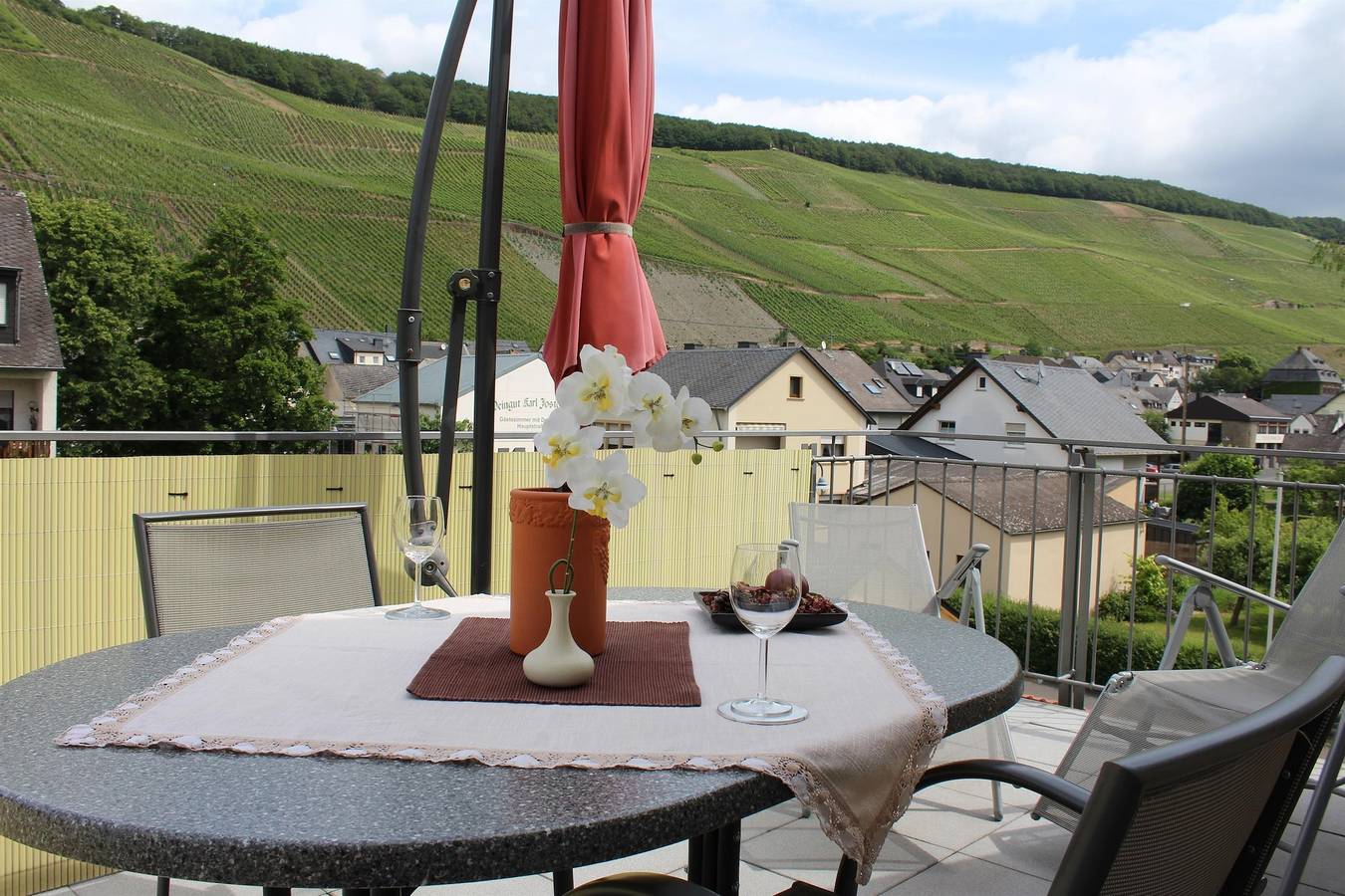 Ganze Ferienwohnung, 2-Bettwohnung "Urlaubsglück" in Klüsserath, Moseleifel