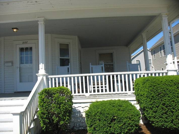 Vacation rental for 14 people, with yard in Wildwood Crest
