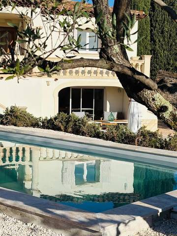 Gîte pour 4 personnes, avec piscine et jardin, animaux acceptés à La Farlède