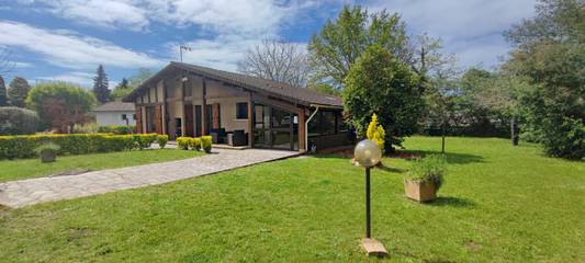 Gîte pour 6 personnes, avec jardin et terrasse dans Cassy