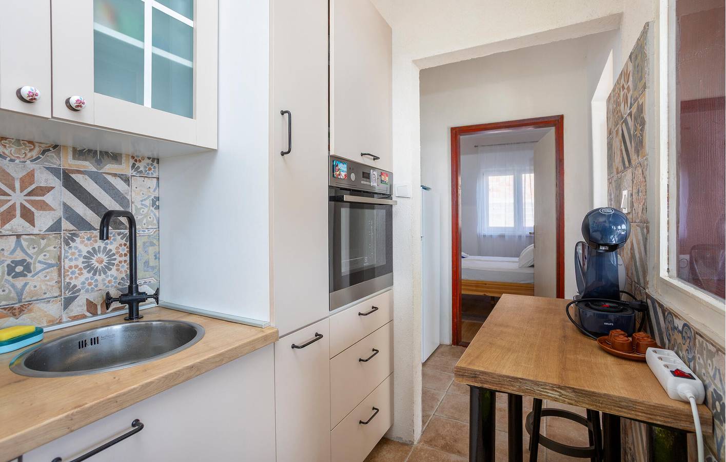 Apartamento frente al mar con wifi, terraza y aparcamiento - A 300 m de la playa de Pesja in Omisalj, Krk (isla)