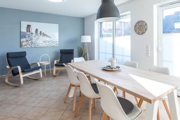 Ferienhaus für 9 Personen, mit Balkon und Sauna sowie Garten in Boltenhagen