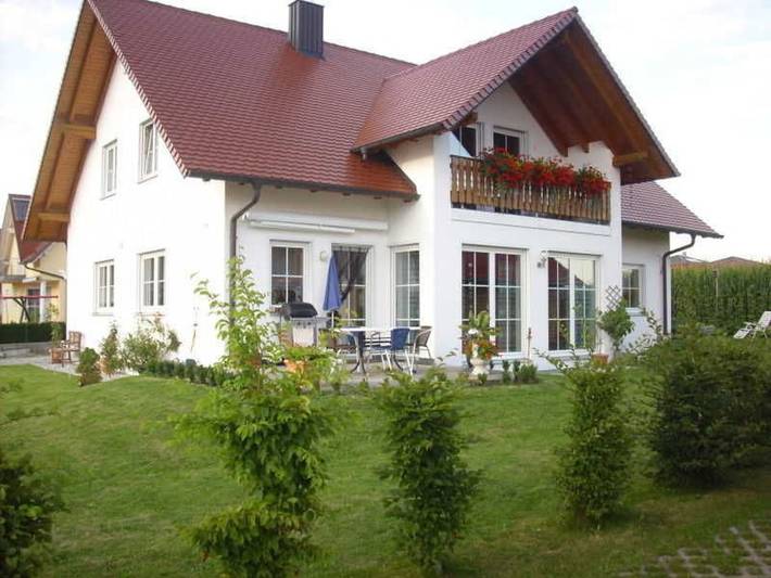 Ferienwohnung für 5 Personen, mit Balkon und Garten in Burtenbach