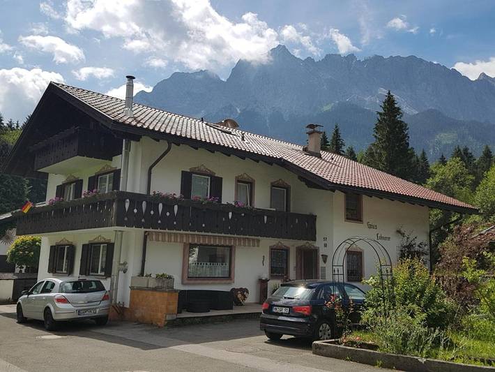 Gästehaus für 2 Personen, mit Balkon und Terrasse sowie Garten und Ausblick am Eibsee