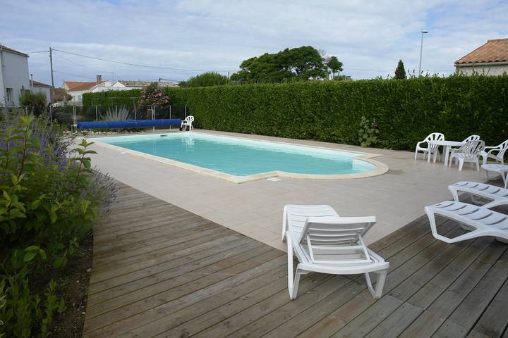 Gîte pour 4 personnes, avec piscine ainsi que terrasse et jardin sur l' Île d'Oléron - 4