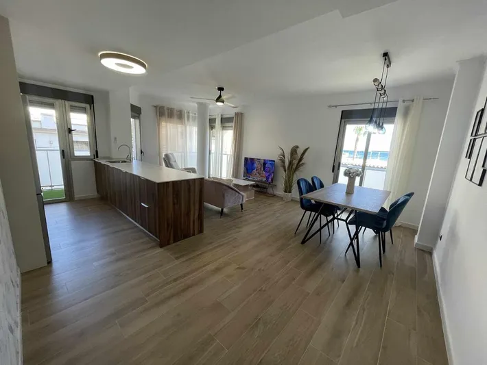 Apartamento de vacaciones para 6 personas, con balcón y vistas - 1
