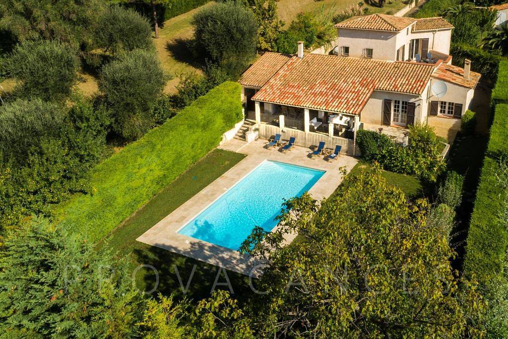 Holiday house with pool and view in Tourrettes-sur-Loup in Tourrettes-sur-Loup, Region de Cannes