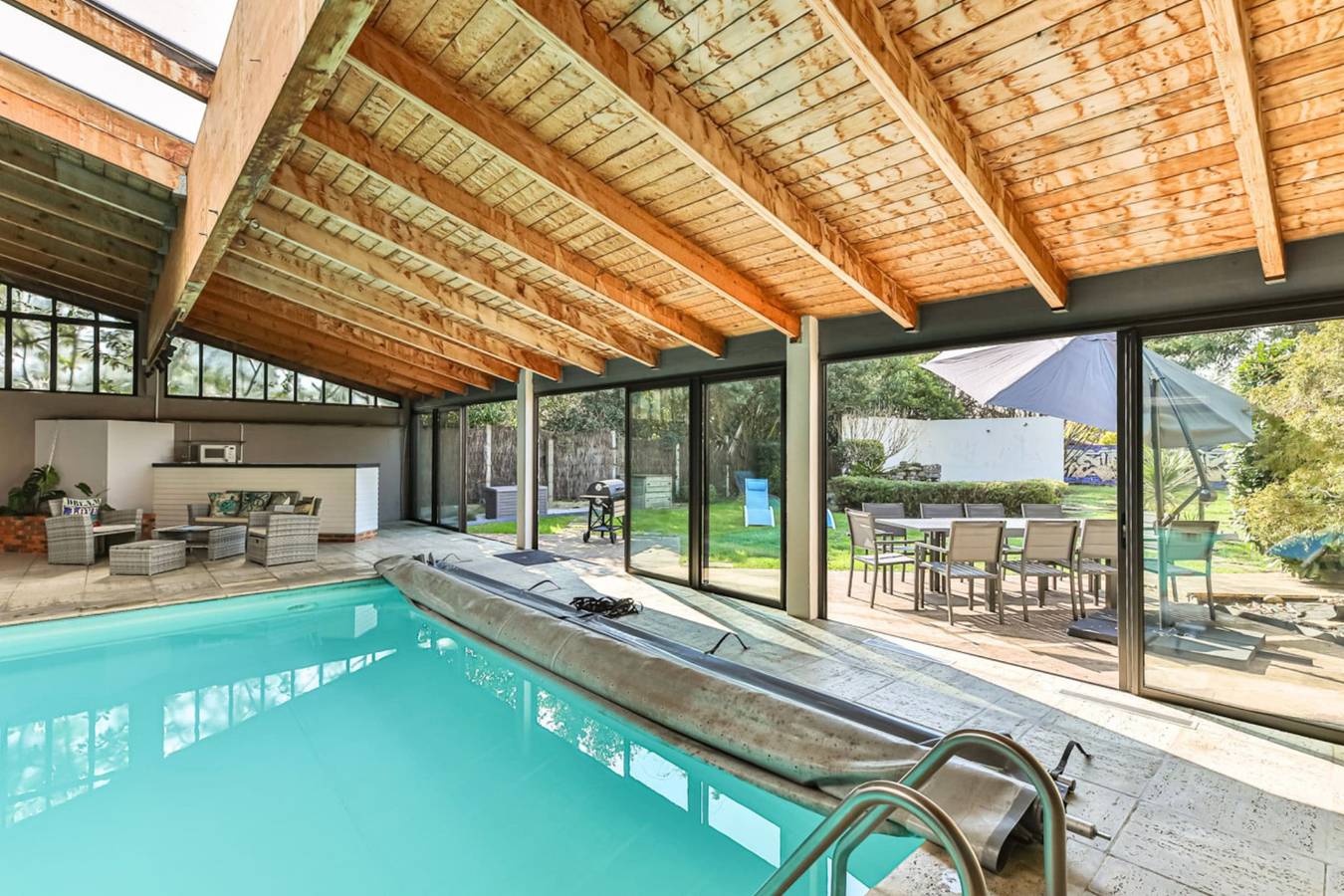 L'atypique - Piscine intérieure - Wifi in Challans, Vallée de la Loire