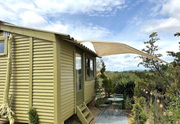 Gîte pour 2 personnes, avec jardin ainsi que terrasse et vue à Moussan