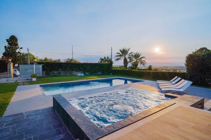 Villa con piscina per 6 persone, con giardino a Siracusa