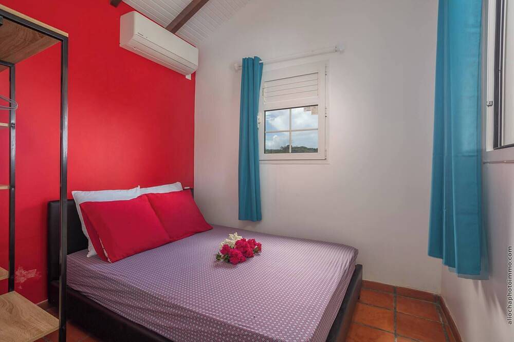 Bungalow mit Pool im Herzen der Oge-Landschaft in Sainte-Marie, Martinique