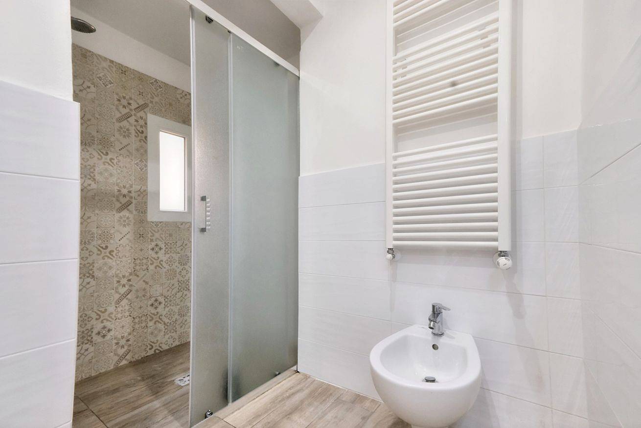 Entire apartment, Wine Apartments Florence Bardolino in Florence, Florence Province