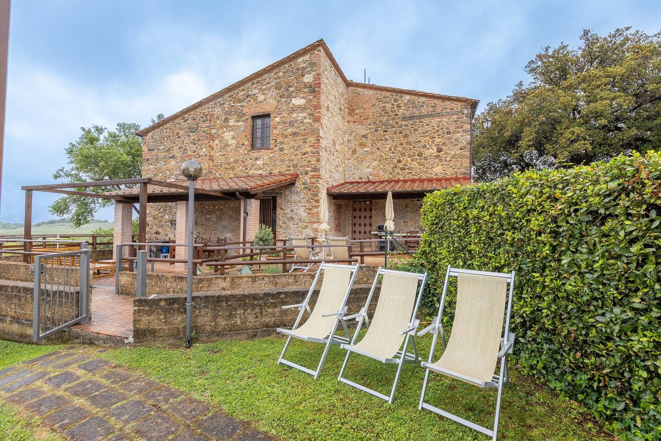 Ferienhaus 'Al Settimo Cielo' mit Hügelblick, privater Terrasse, Wlan, Klimaanlage (bis 6 Pers.) in Chianni, Etruskische Küste
