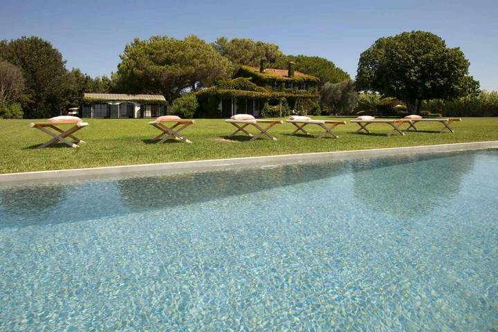 Casa vacanza per 16 persone, con terrazza e piscina nonché giardino, con animali domestici - 1