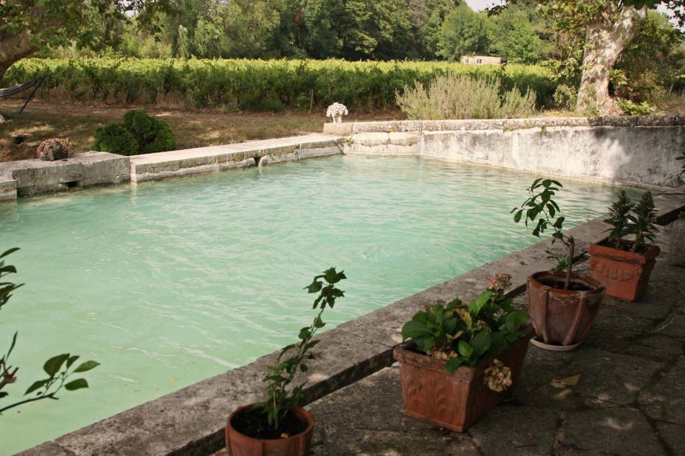 Pension 'Junior' mit Bergblick, Gemeinschaftspool und Wi-Fi in Brignoles, Brignoles Region
