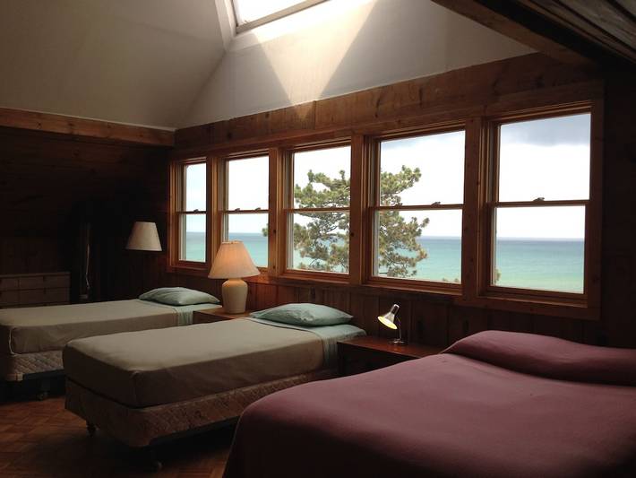 Beach rental for 8 people, with yard and balcony in Indiana