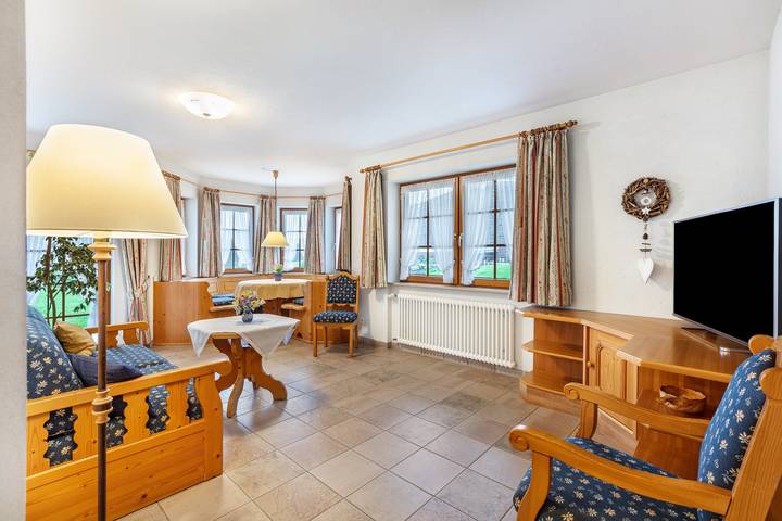 Appartement entier, Appartement de vacances 'Type B Appartement 3' avec vue sur la montagne, terrasse commune et Wi-Fi in Feldberg Ort, Feldberg