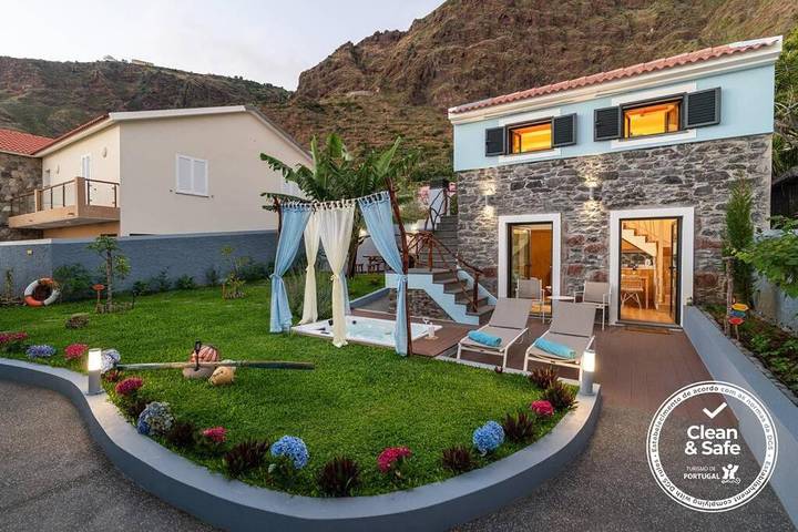 Location de vacances pour 3 personnes, avec jardin et jacuzzi à Paul Do Mar