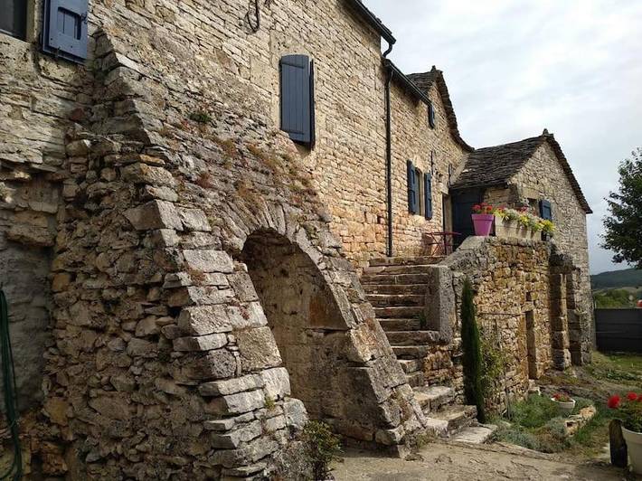 Location de vacances pour 12 personnes, avec terrasse et vue à Saint-Georges-de-Lévéjac - 2