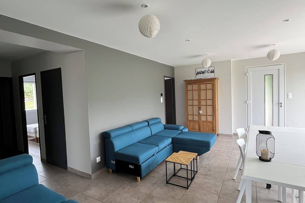 Gîte de Landuziere, 8 couchages in Saint-Genest-Lerpt, Loire