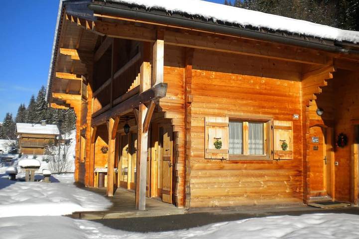 Chalet pour 10 personnes, avec jardin et jacuzzi à La Clusaz