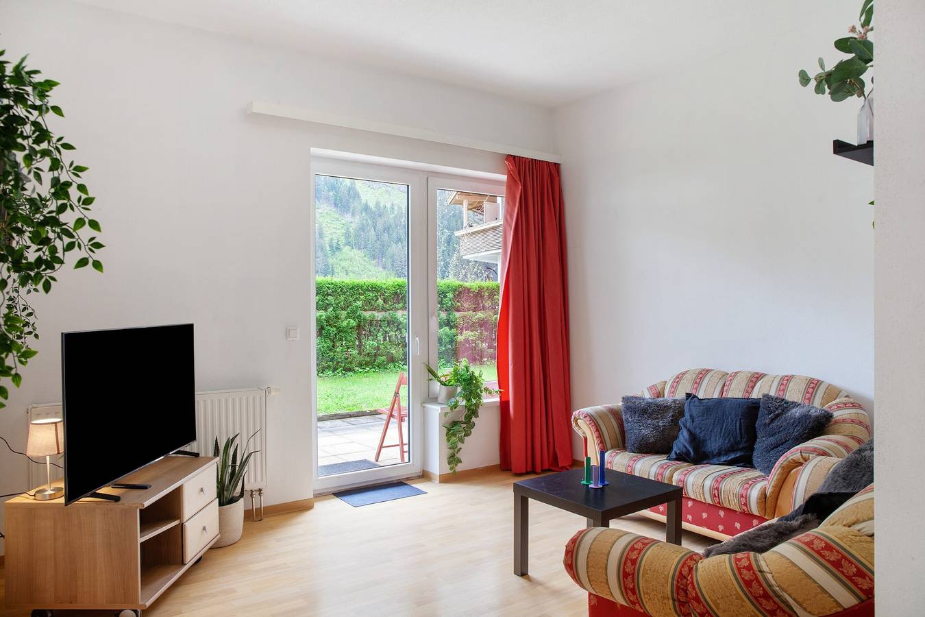Hel lägenhet, Holiday Apartment 'Tux' with Mountain View, Garden, Terrace & Wi-Fi in Mayrhofen, Alpi Aurine