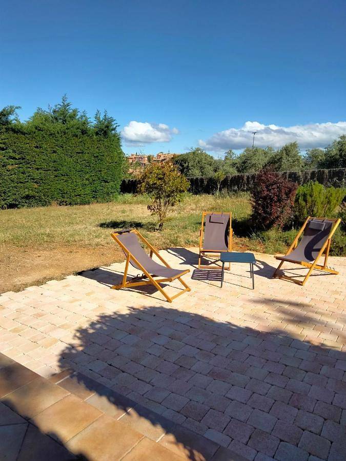 Villa pour 8 personnes, avec vue ainsi que terrasse et piscine