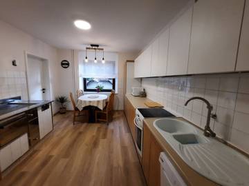 Gîte pour 4 personnes, avec jardin à Velike Lašče